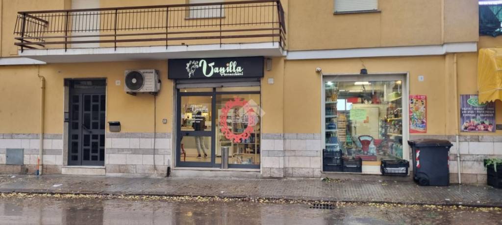 negozio in vendita a Sassari in zona Monte Rosello