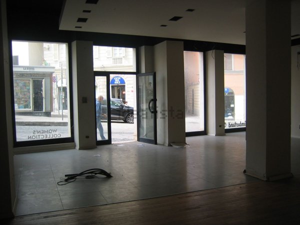 locale commerciale in vendita a Sassari in zona Centro Storico