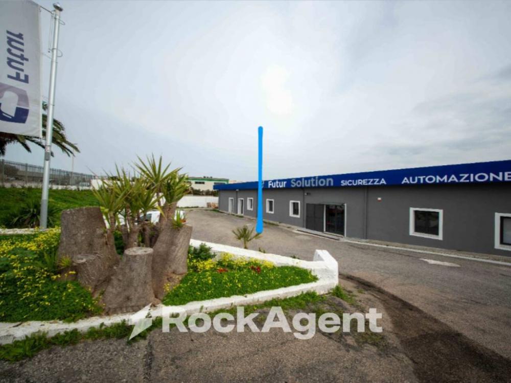 locale commerciale in vendita a Sassari in zona Predda Niedda