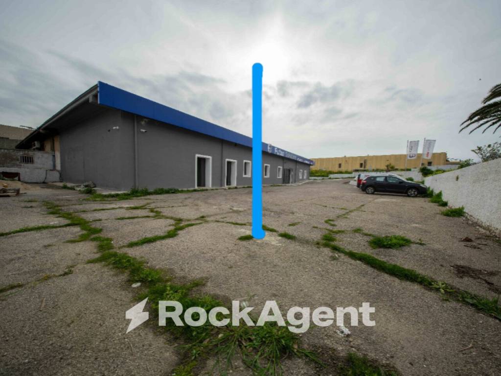 locale commerciale in vendita a Sassari in zona Predda Niedda