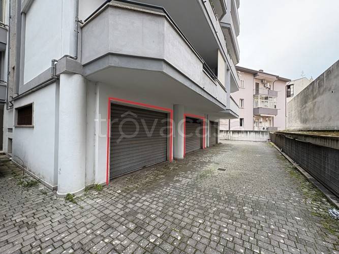 locale di sgombero in vendita a Sassari in zona Luna e Sole / Prunizzedda