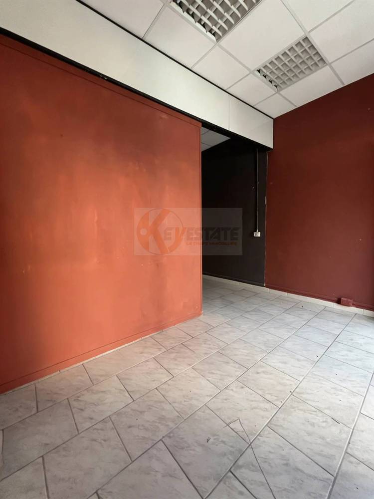 locale commerciale in vendita a Sassari in zona Luna e Sole / Prunizzedda