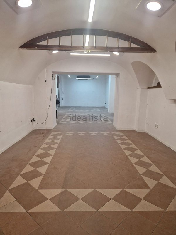 negozio in vendita a Sassari in zona Centro Storico