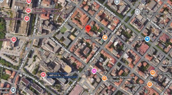 locale commerciale in vendita a Sassari in zona Centro Storico