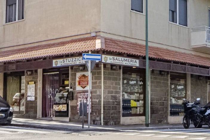 negozio in vendita a Sassari in zona Monserrato / Rizzeddu