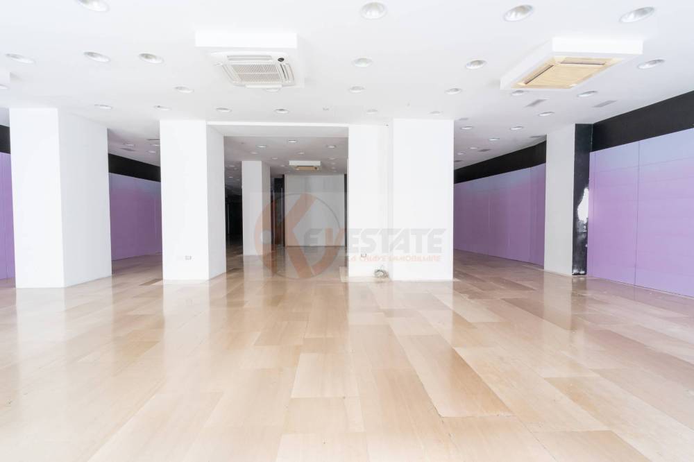 locale commerciale in vendita a Sassari