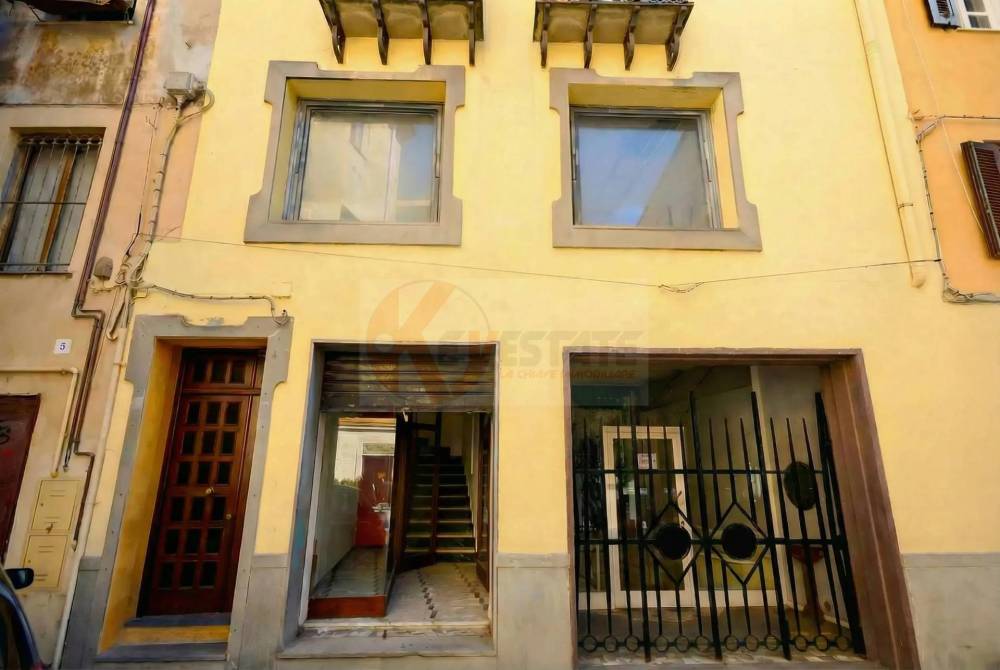 locale commerciale in vendita a Sassari in zona Centro Storico