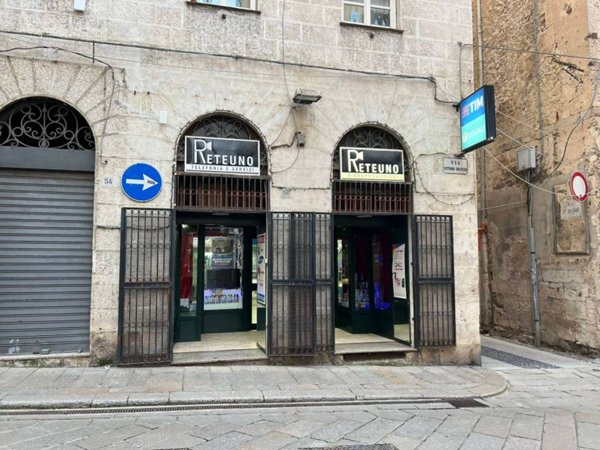 negozio in vendita a Sassari in zona Centro Storico