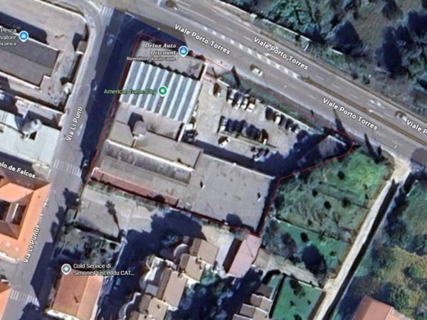 locale commerciale in vendita a Sassari in zona Ottava