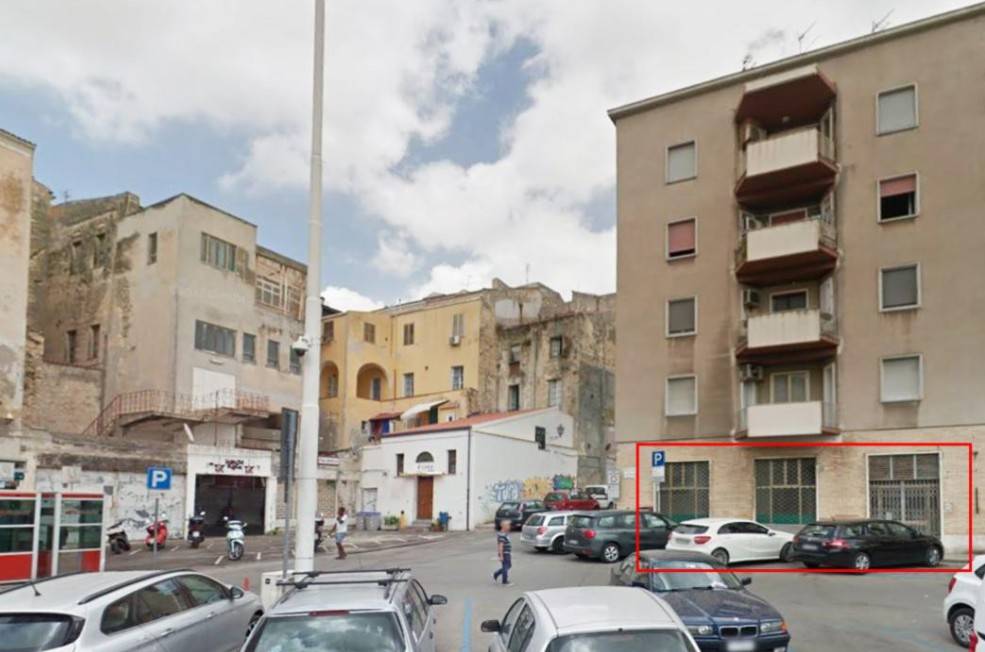 negozio in vendita a Sassari in zona Centro Storico
