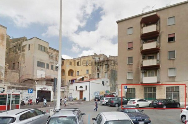 negozio in vendita a Sassari in zona Centro Storico