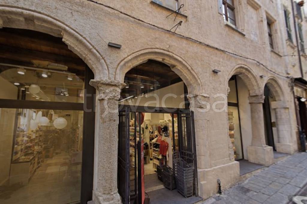 negozio in vendita a Sassari in zona Centro Storico