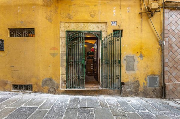 locale commerciale in vendita a Sassari in zona Centro Storico