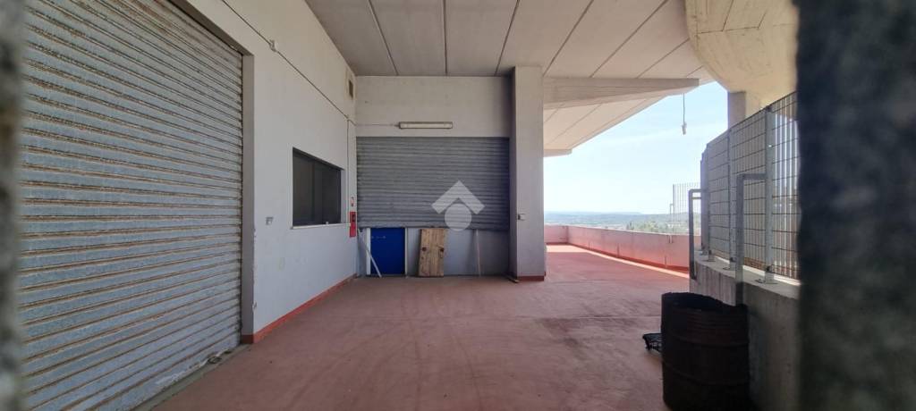 negozio in vendita a Sassari in zona Predda Niedda