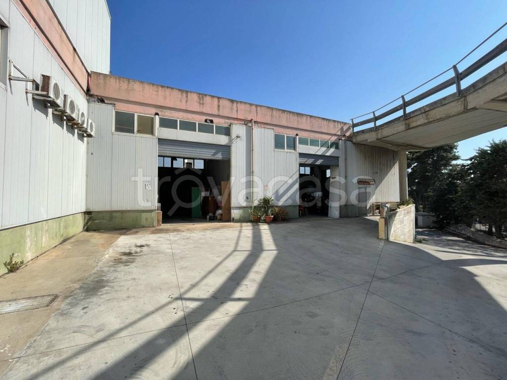 locale commerciale in vendita a Sassari in zona Predda Niedda