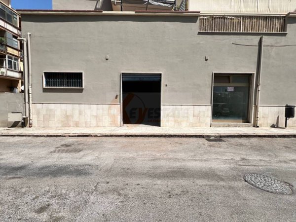 locale commerciale in vendita a Sassari in zona Luna e Sole / Prunizzedda