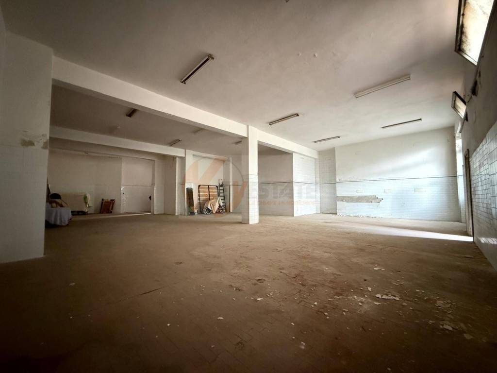 negozio in vendita a Sassari in zona Monte Rosello