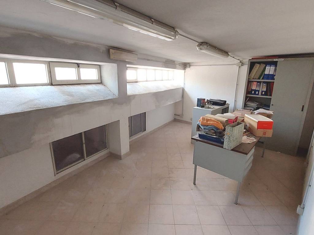 negozio in vendita a Sassari in zona Centro Storico