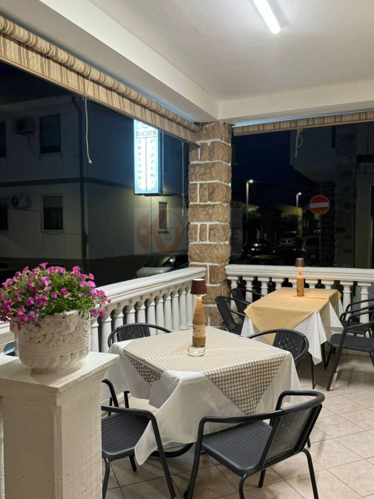 negozio in vendita a Sassari in zona Li Punti
