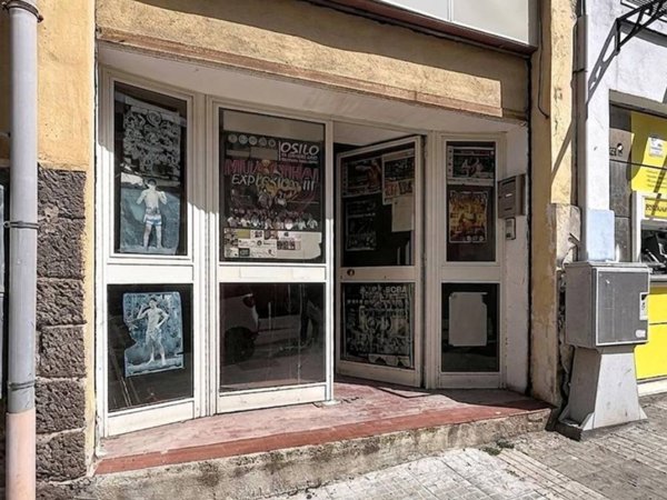 negozio in vendita a Sassari in zona Monte Rosello
