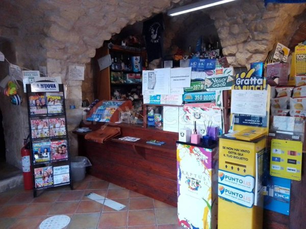 negozio in vendita a Sassari in zona Centro Storico