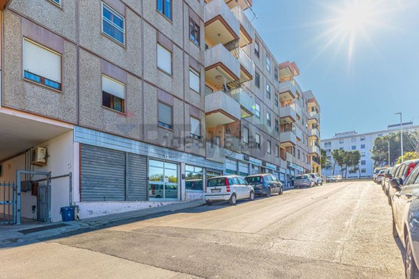 locale commerciale in vendita a Sassari