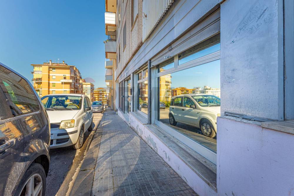 locale commerciale in vendita a Sassari