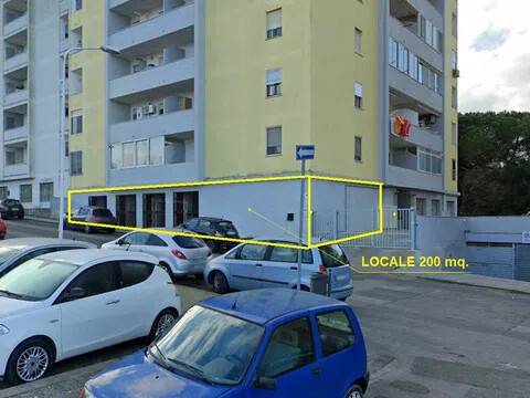 negozio in vendita a Sassari in zona Monte Rosello
