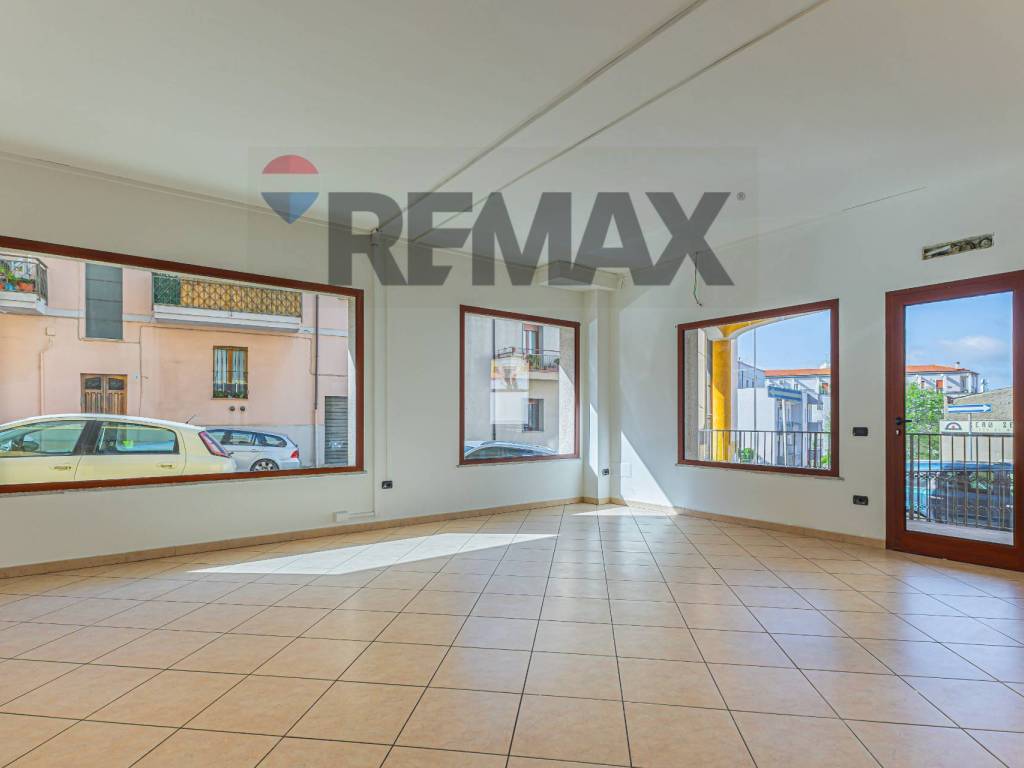 negozio in vendita a Sassari in zona Luna e Sole / Prunizzedda