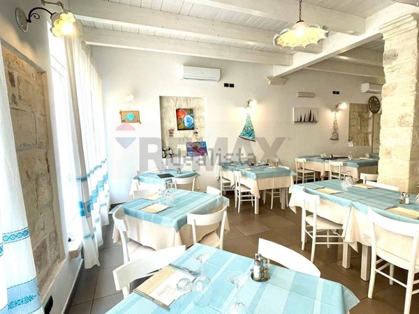 locale commerciale in vendita a Sassari in zona Ottava