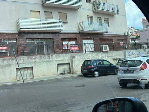 negozio in vendita a Sassari in zona Luna e Sole / Prunizzedda