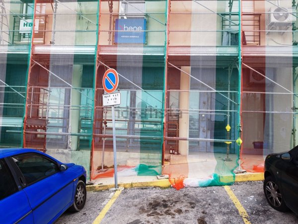 locale commerciale in vendita a Sassari in zona Li Punti