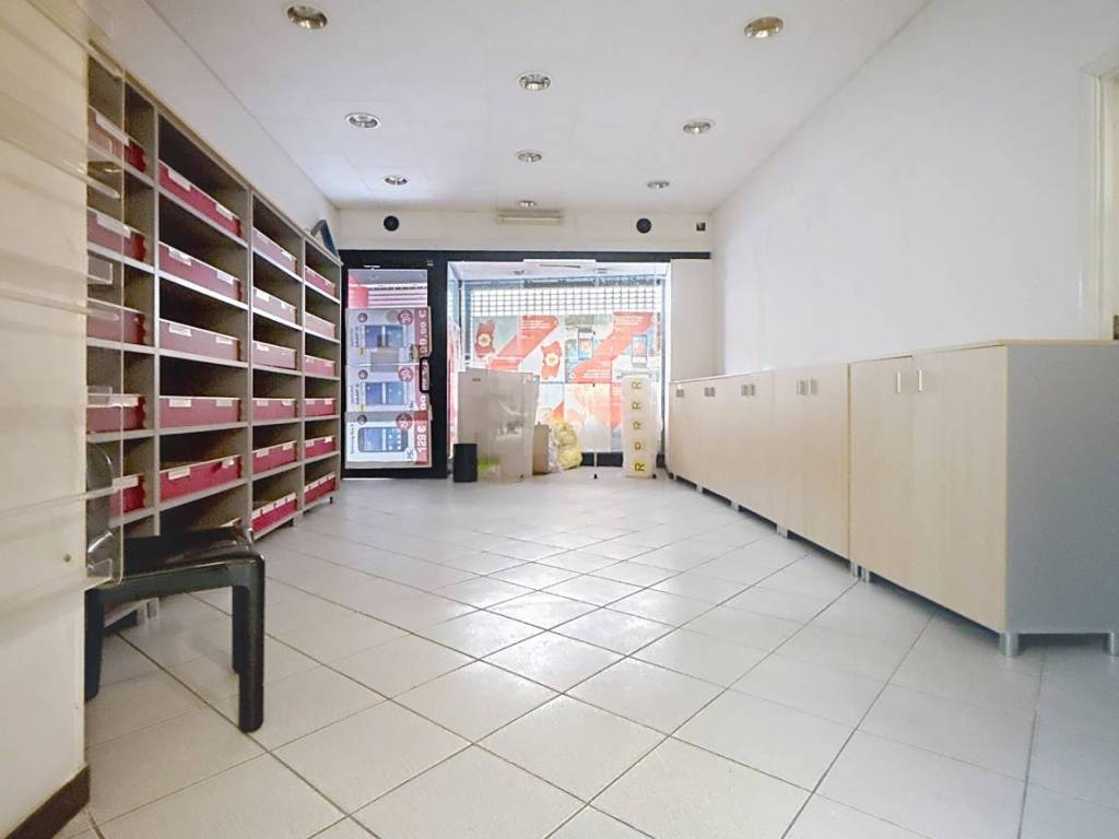 negozio in vendita a Sassari in zona Centro Storico