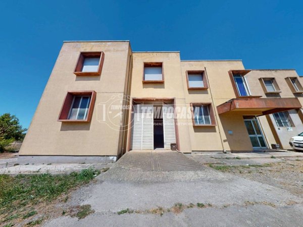 locale commerciale in vendita a Sassari in zona Predda Niedda