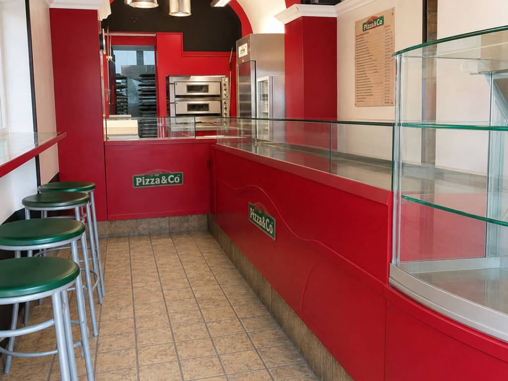 negozio in vendita a Sassari in zona Centro Storico