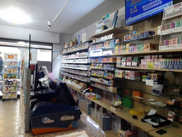 negozio in vendita a Sassari in zona Monte Rosello