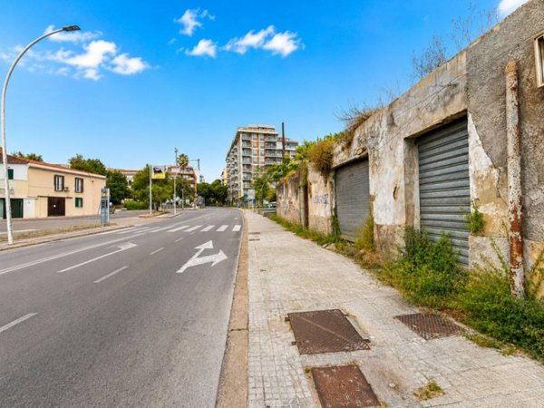 locale commerciale in vendita a Sassari in zona Centro Storico