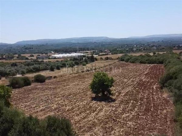 terreno edificabile in vendita a Sassari in zona Caniga