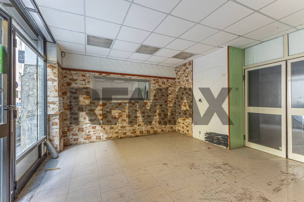 locale commerciale in vendita a Sassari