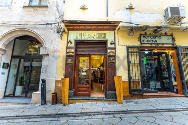 negozio in vendita a Sassari in zona Centro Storico