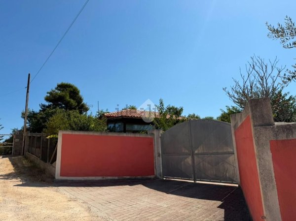 casa indipendente in vendita a Sassari in zona Platamona