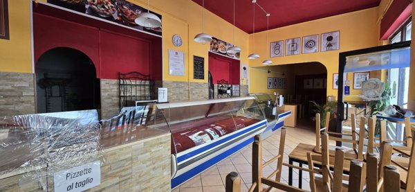 locale commerciale in vendita a Sassari in zona Centro Storico