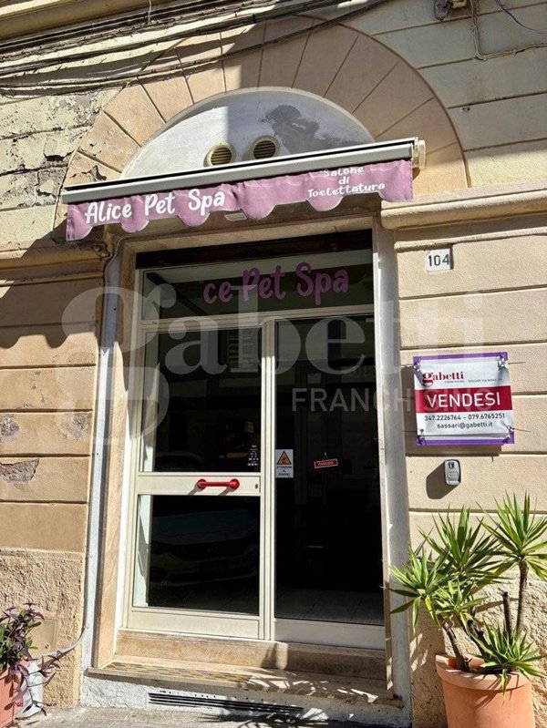 locale commerciale in vendita a Sassari in zona Centro Storico
