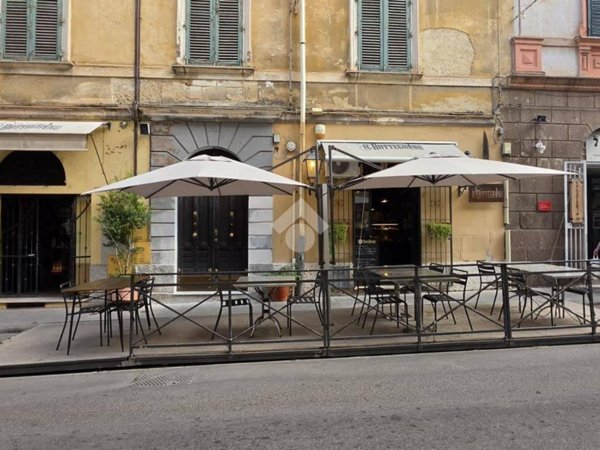 negozio in vendita a Sassari in zona Centro Storico