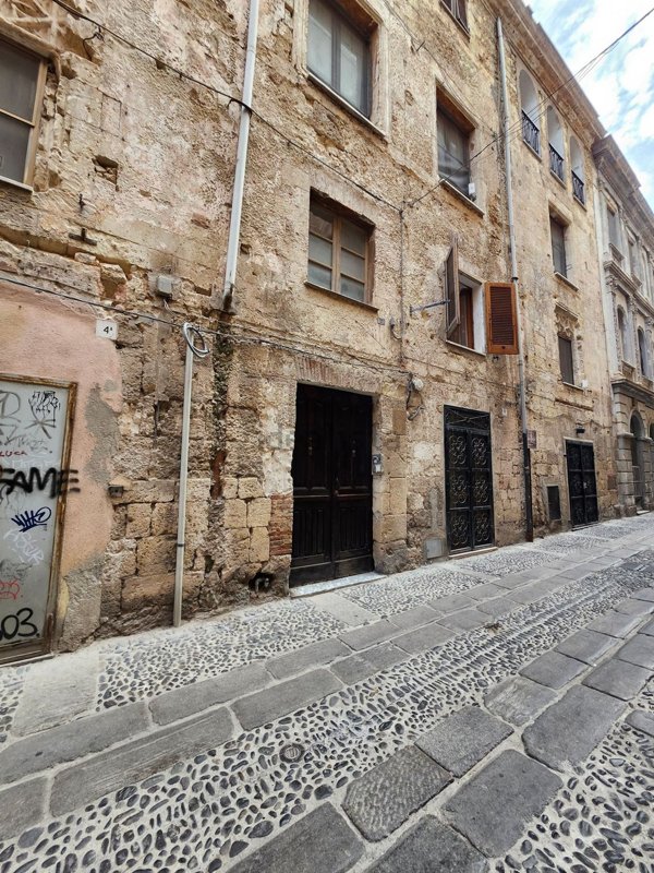 appartamento in vendita a Sassari in zona Centro Storico