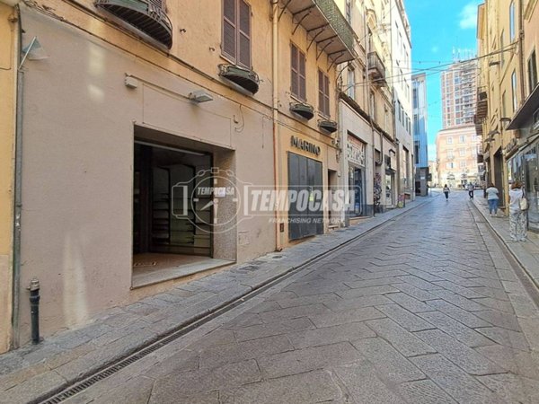 locale commerciale in vendita a Sassari in zona Centro Storico