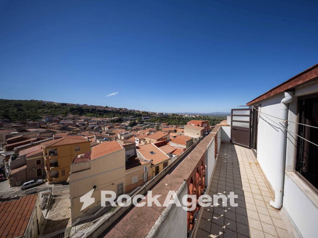 intera palazzina in vendita a Sennori