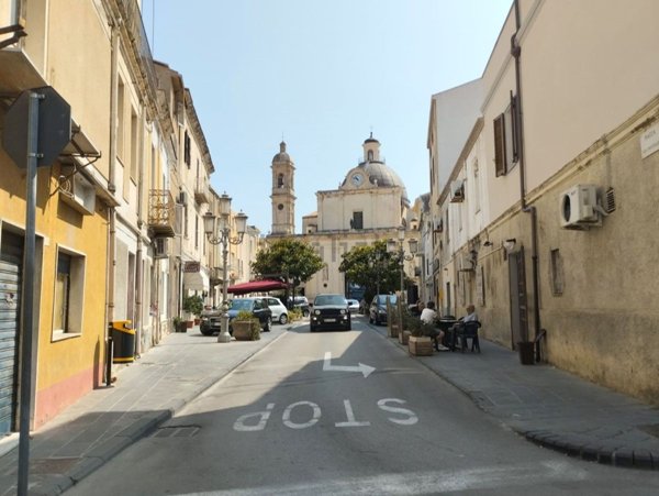 locale commerciale in vendita a Sorso