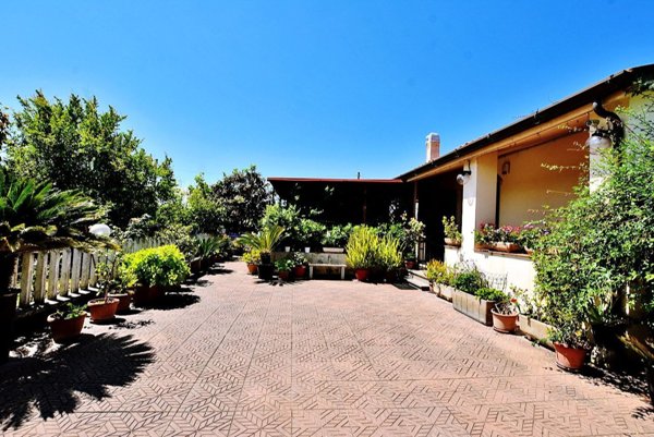 casa indipendente in vendita a Sorso