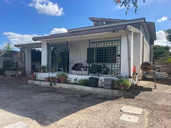 casa indipendente in vendita a Sorso